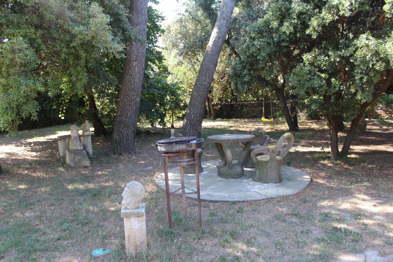 Le Mas De Lucien Entre Arles, Nimes, Avignon. 보케르 외부 사진